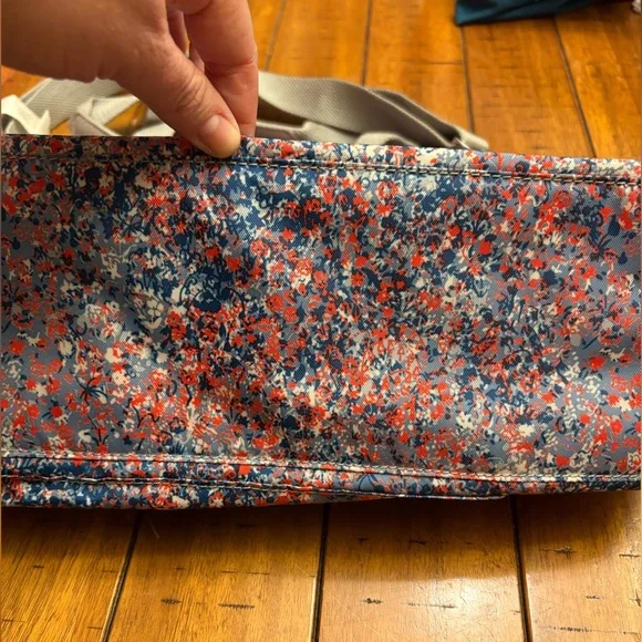 Kipling Pahneiro handbag in an artistic flower print - Picture 5 of 9